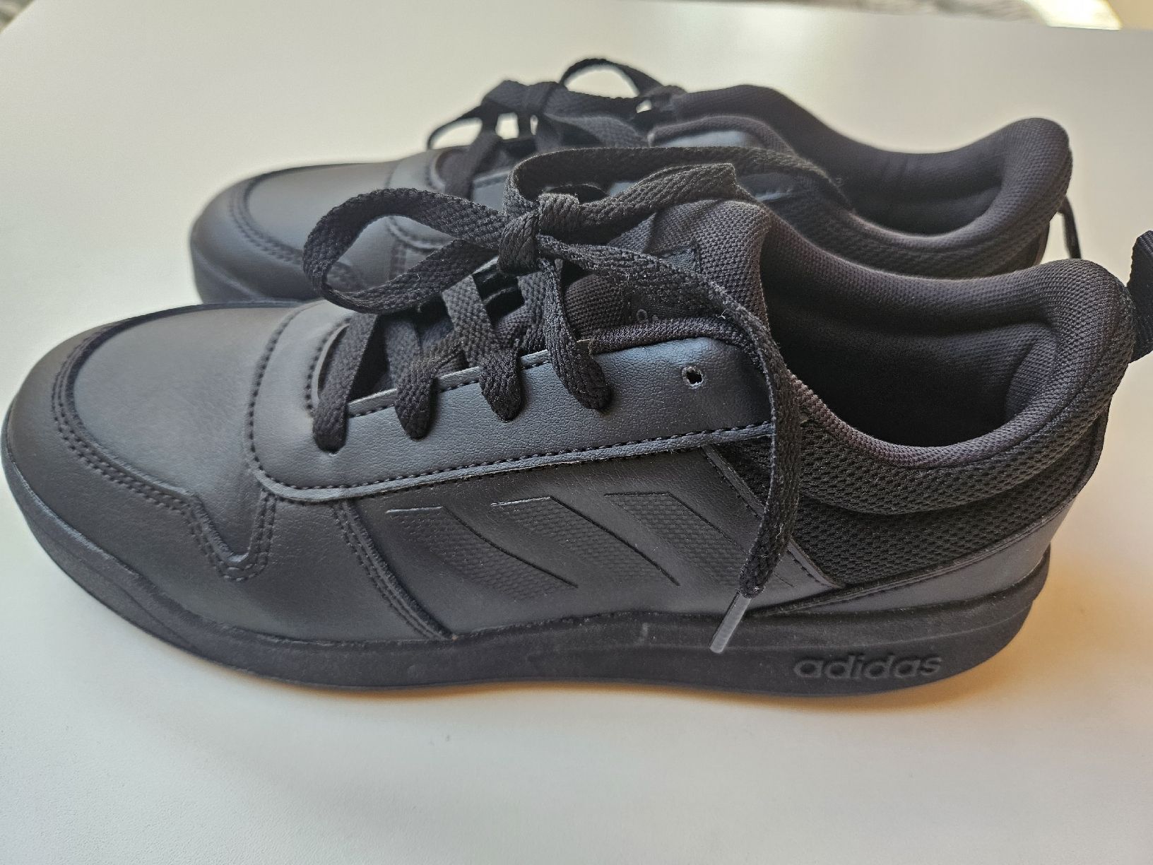 Scarpe da uomo: Adidas schuhe Gr.38 – Nuovo (secondo la descrizione) da Oberkulm venduto da Preneur 1