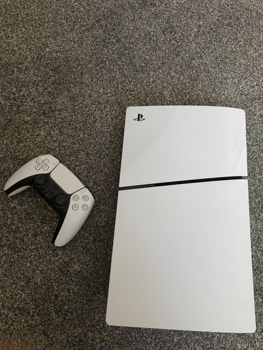 Sony Console: Playstation 5 Disk Version - Top Zustand! Inkl. Controller – Usato da Ettingen venduto da elh_r75x
