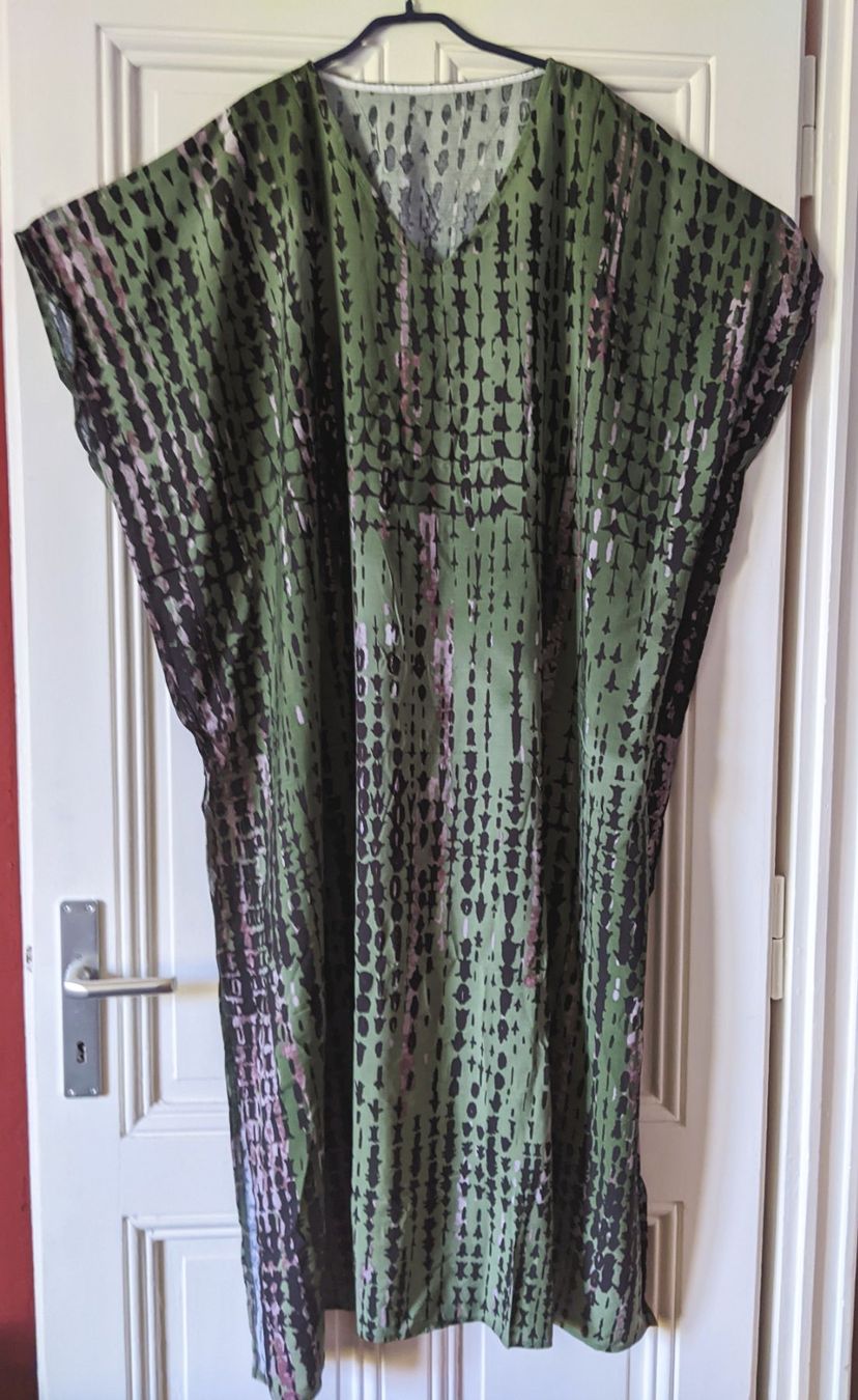 Vestiti: Robe-caftan verte/vieux rose TU – Nuovo e nell'imballaggio originale da Petit-Lancy venduto da lilycerise