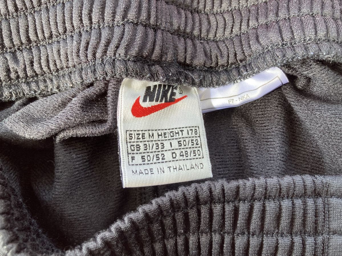 Pantaloni: Schwarze Nike Trainingshose, Gr. M – Usato da Effingen venduto da Fylarama 1