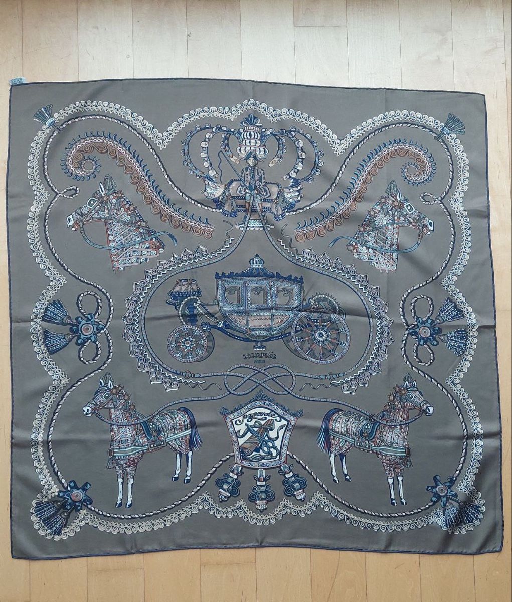 Hermès Foulard & Sciarpe: HERMES-Tuch gebraucht – Usato da Pfäffikon SZ venduto da Bjw 1