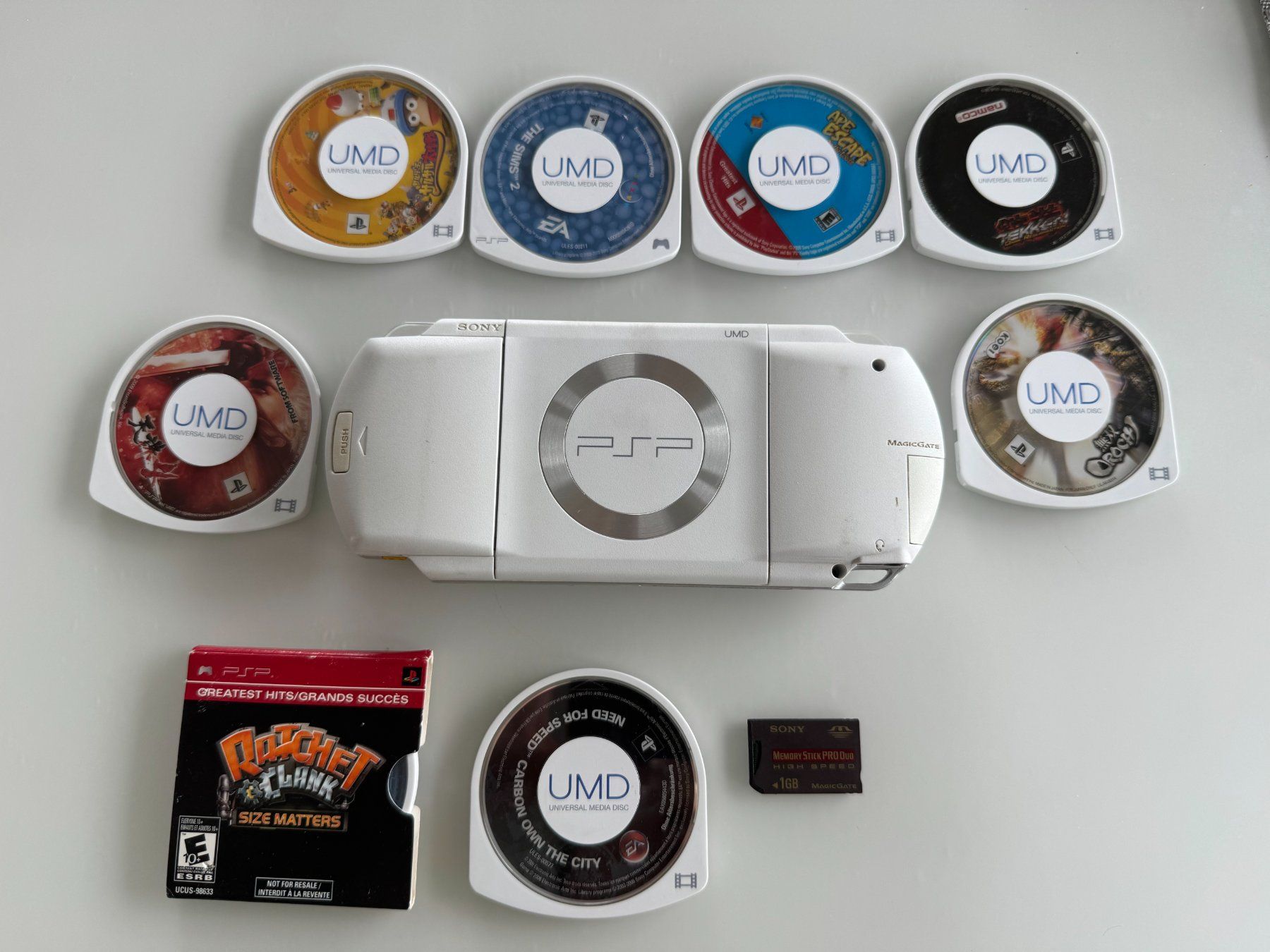 Sony Console: PSP blanche 1000 + jeux + memory stick 1go – Usato da Nyon venduto da staitroo 1