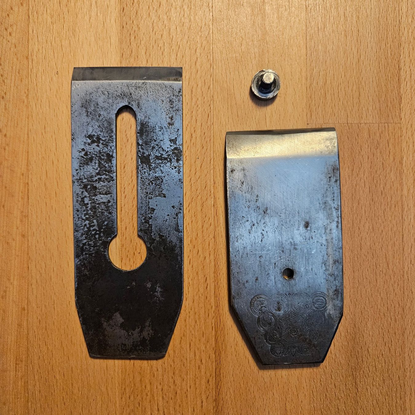 Tutti gli attrezzi: Hochwertiges handgefertigtes Hobelmesser mit Spanbrecher – Usato da Rafz venduto da Buchwerkstatt 1