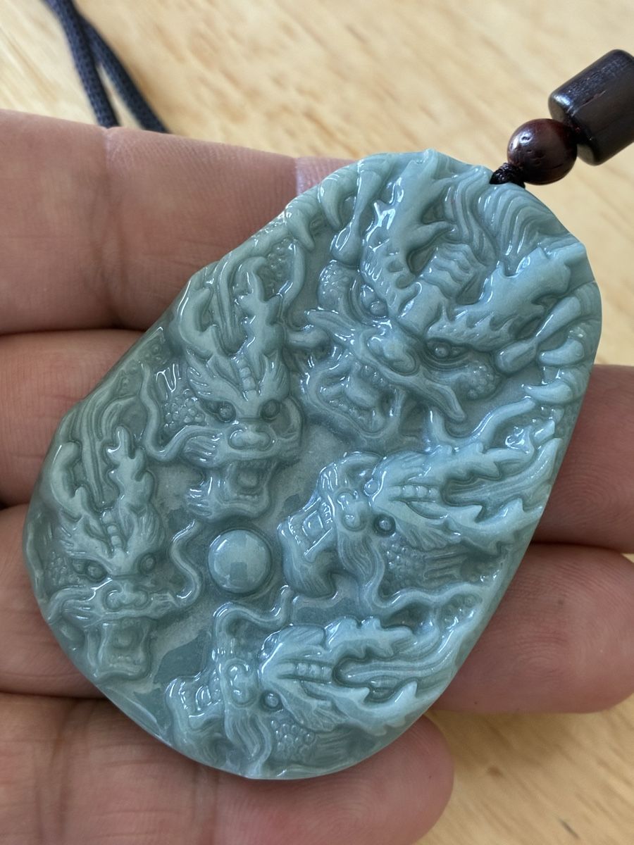 Statuette: Chinese jade talisman amulette figure dragon – Usato da St-Aubin-Sauges venduto da asianart 1