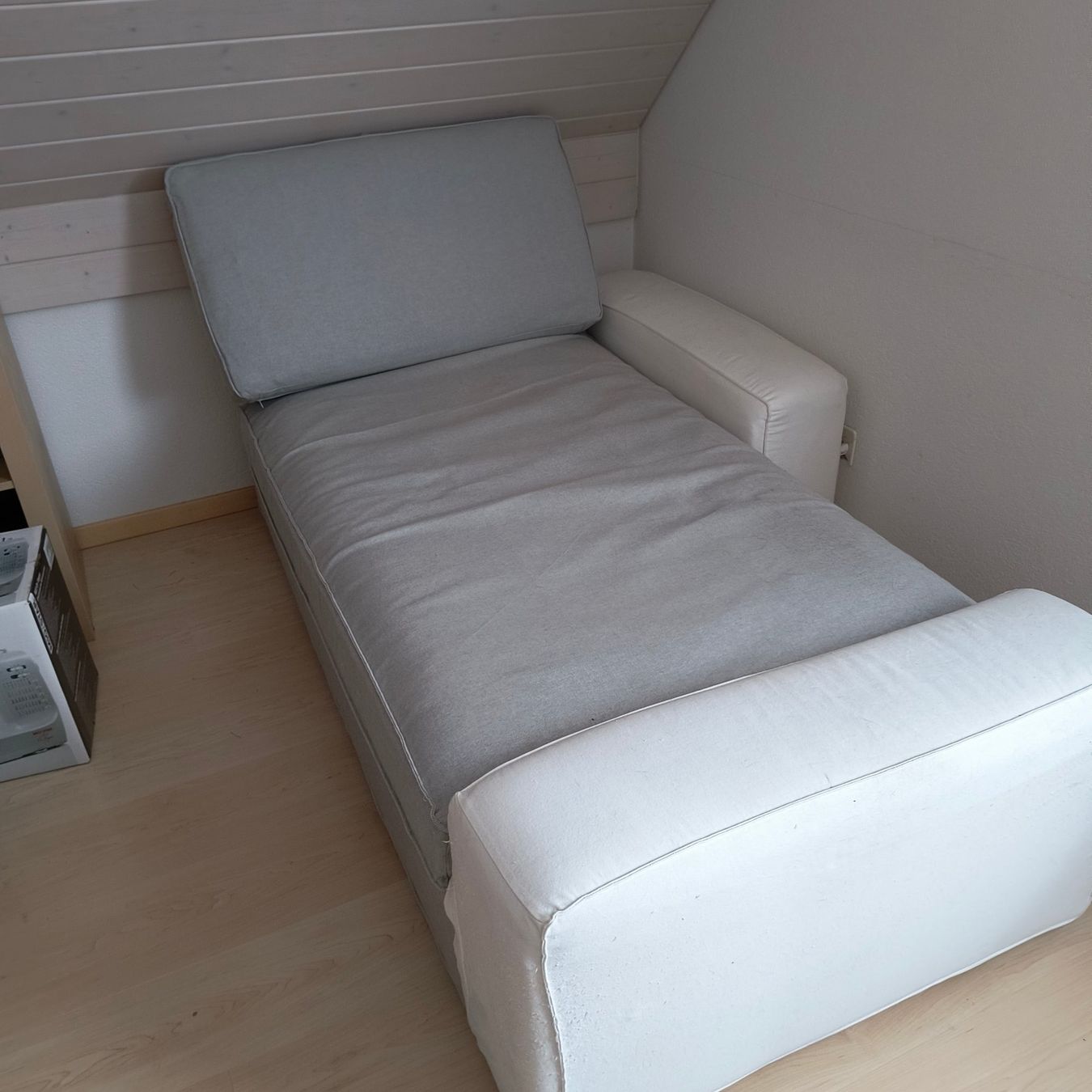 Ikea Sedie a sdraio: Recamiere-sofa  ( Beige-Leder ) mit Hocker – Usato da Obergösgen venduto da bea_cvf5