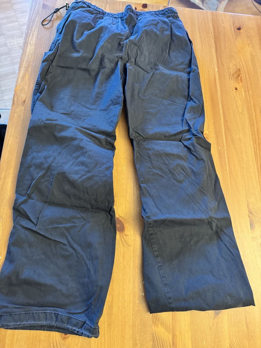 Pull&Bear Pantalons: Gargohose pull&bear m – D'occasion à Küssnacht am Rigi par ciucchino