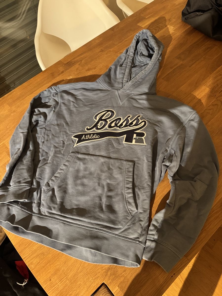 Hugo Boss Maglioni & Felpe: Hugo Boss Hoodie – Usato da Utzenstorf venduto da Mikaandri