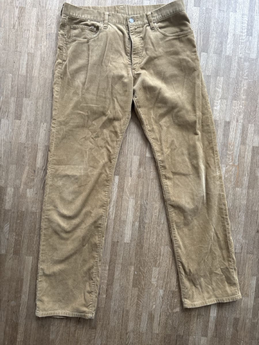 Uniqlo Pantaloni: Uniqlo Cordhose beige – Usato da Bern venduto da Cositasdelnorte