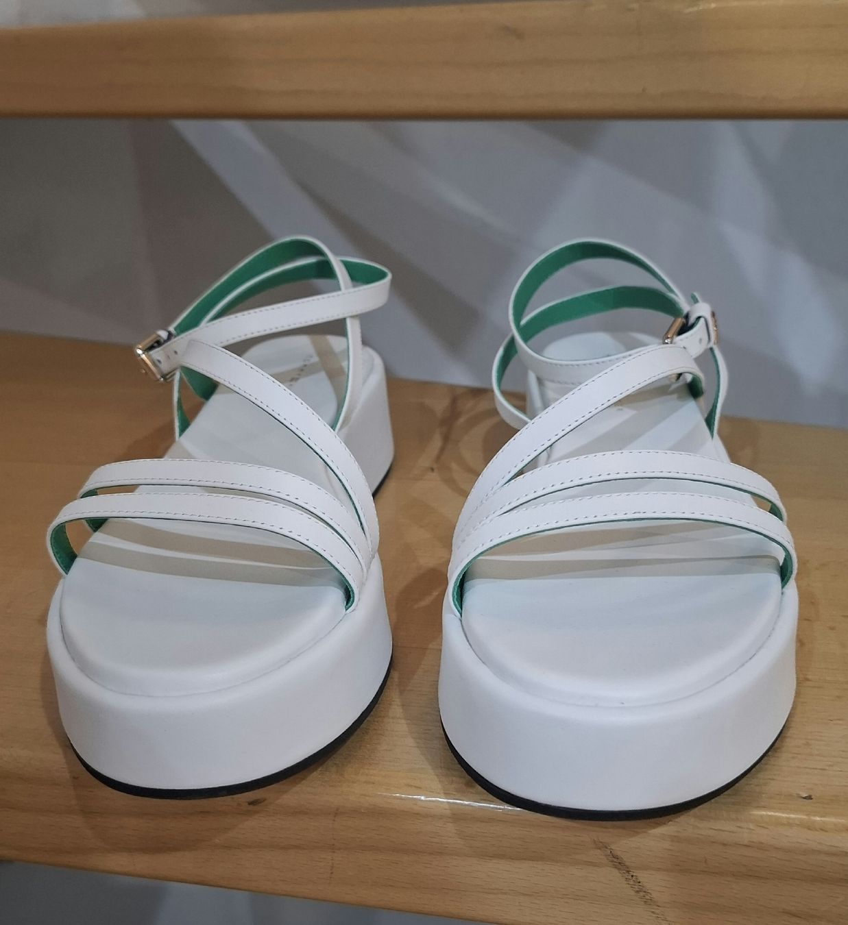Tommy Hilfiger Scarpe da donna: Sandalen Tommy Hilfiger in Gr. 40 – Nuovo (secondo la descrizione) da Balzers venduto da mackfose 3