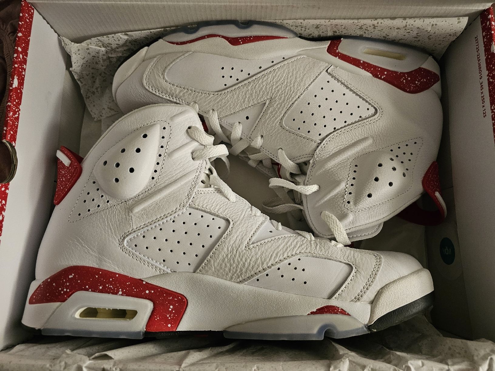 Jordan Scarpe da uomo: Air Jordan 6 Red Oreo – Nuovo (secondo la descrizione) da Boningen venduto da G60arda