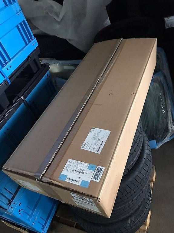 Tutti pezzi di ricambio auto: Original BMW Ziergitter Front G05 X5 – Usato da Luzern venduto da cas_sh7y 1