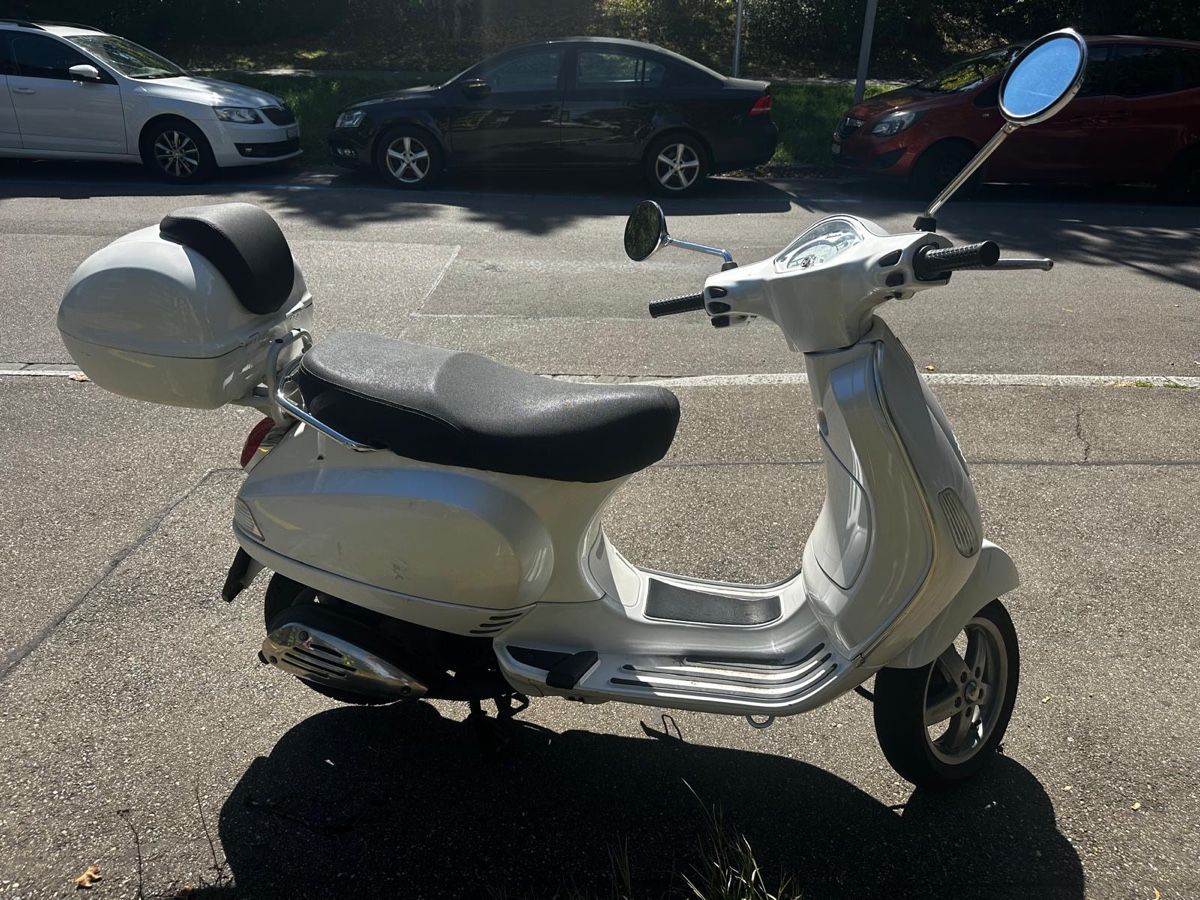 Piaggio Route: Roller Piaggo LX 125 – Défectueux à Zürich par kar_ytx2 3