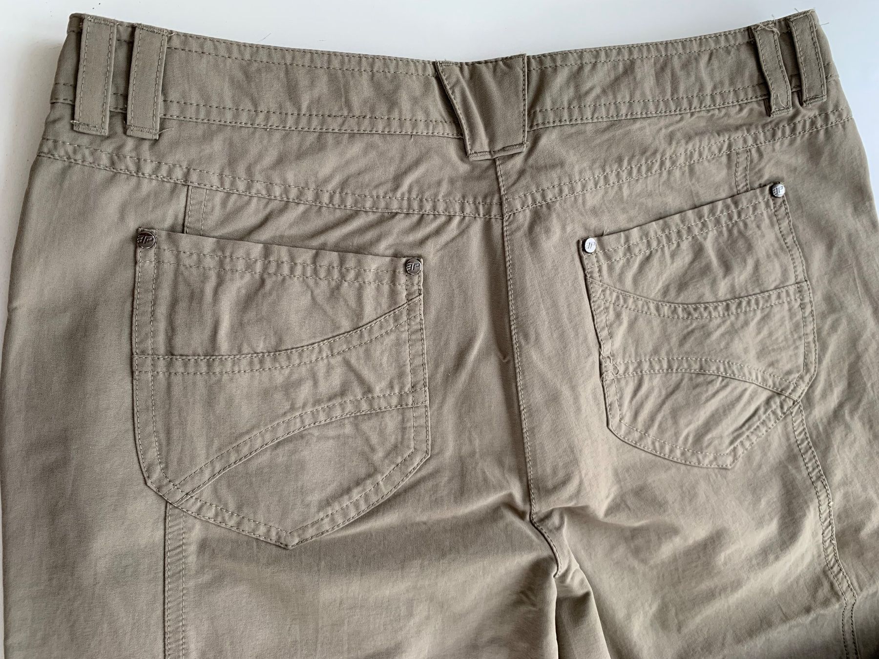 Pantaloni: Freizeit - Damen Sporthose beige 3/4 Länge. – Usato da Baar venduto da Daysi2 2