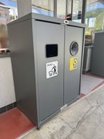 Verkaufsvitrine für Autozubehör & Müll Trennung PET