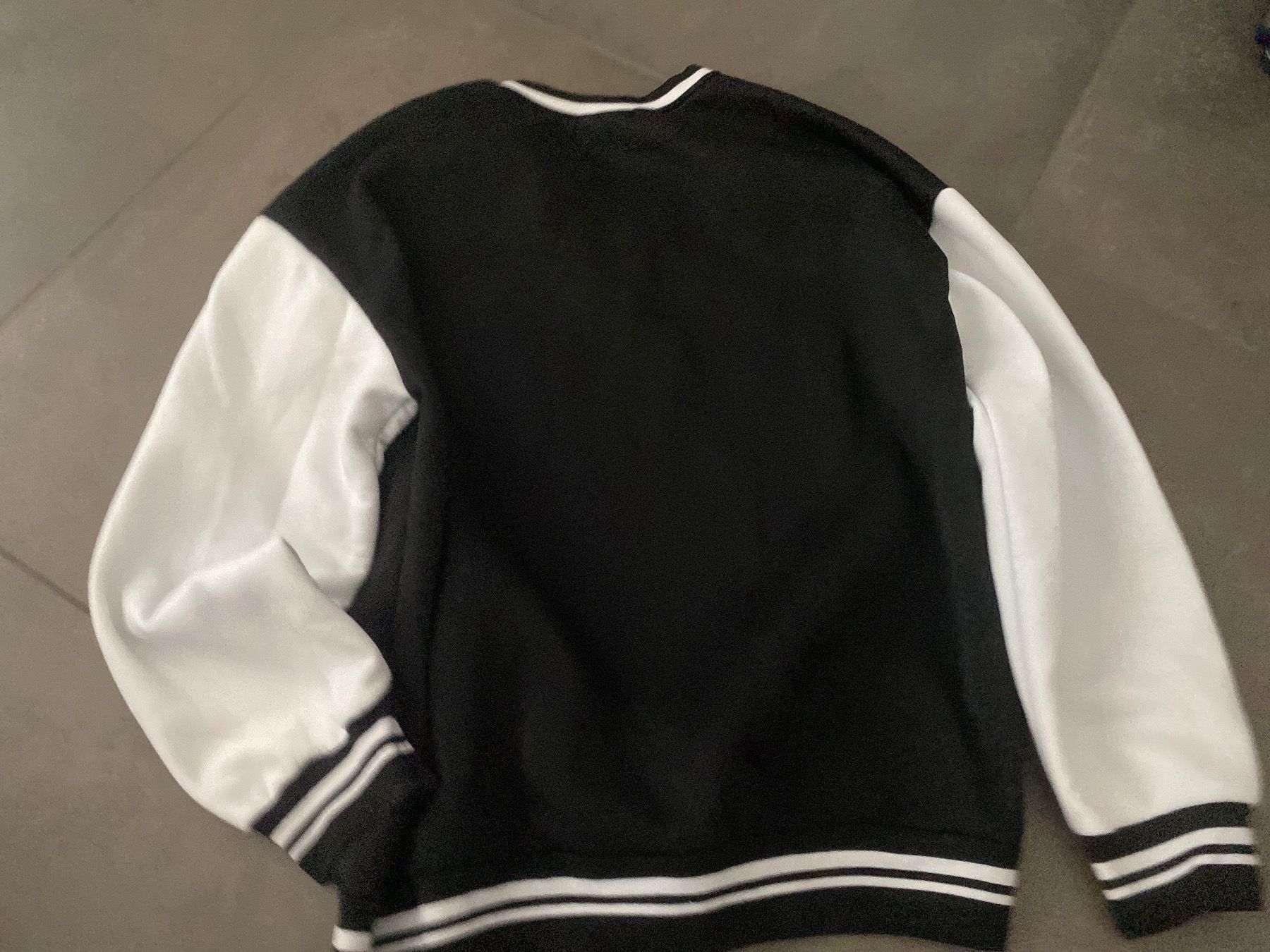 Shein Maglioni & Felpe: Shein pull taille L – Usato da Delémont venduto da Ma_LoU.01 1