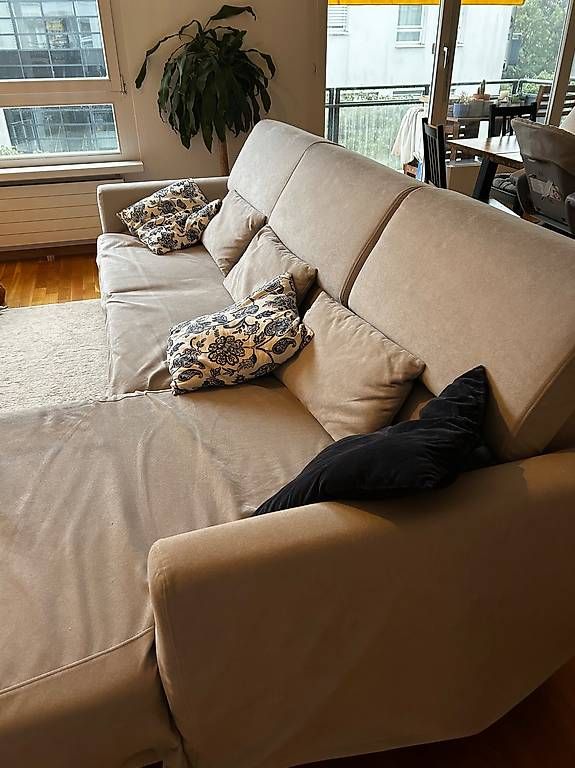 Sofas: 3er Sofa mit Récamiere grau  – Defekt aus Solothurn von nic_p5qz