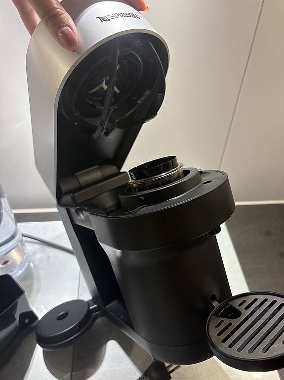 Nespresso Machines à café & Machines à expresso: Nespresso Vertuo Pop+ Deluxe – D'occasion à Hellikon par Miribiri97 1