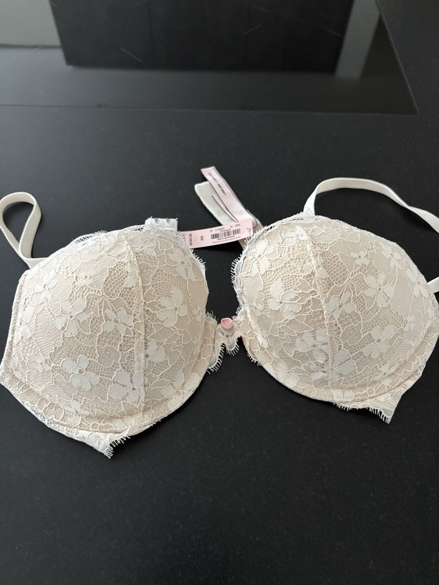 Victoria's Secret Autres dessous: Victoria’s Secret BH – Neuf (Voir description) à Buchrain par Mr.Kim 2