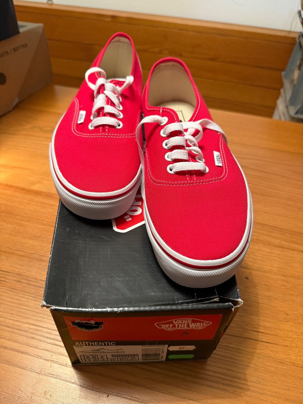 Vans Herrenschuhe: VANS Authentic red, size EU 43 – Neu und originalverpackt aus Pedrinate von ale_7kyv