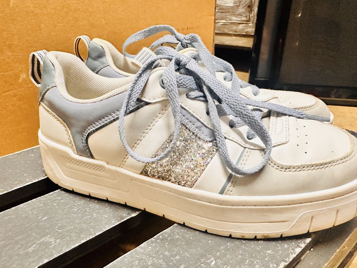 Damenschuhe: Sneakers Marke GLO   – Gebraucht aus Hägendorf von tyl_kzs2 1