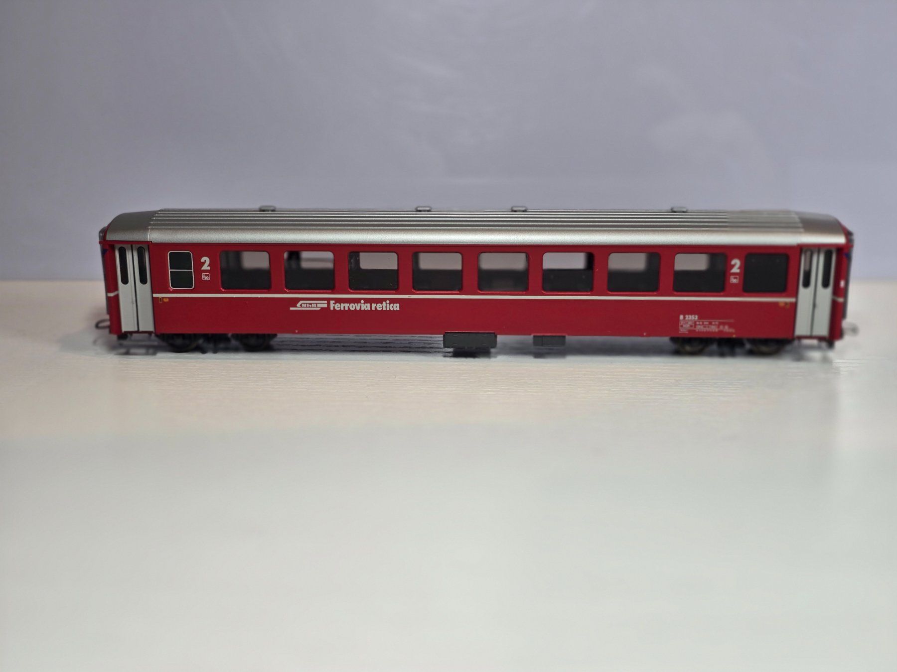 Bemo Modellini di ferrovie: Bemo, 3250153, RhB, B 2353, Einheitswagen I, refit, Vitrine – Nuovo (secondo la descrizione) da Kloten venduto da Nicola2 2