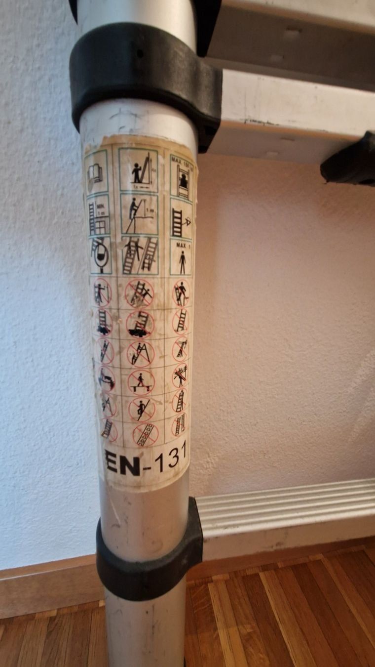 Scale: Teleskopleiter Leiter 260 cm – Usato da Zürich venduto da dojoal64 1