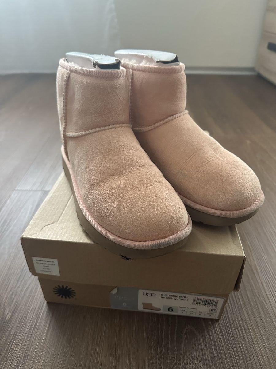 Ugg Scarpe da donna: UGG Classic Mini II Damen-Stiefelchen – Nuovo (secondo la descrizione) da Kölliken venduto da mar_8jjj