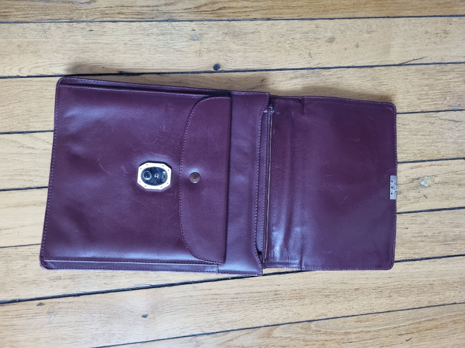 Cartier Valigie & Borse: Cartier Aktentasche Bordeaux Leder Top – Usato da Schaffhausen venduto da Leveron13 2