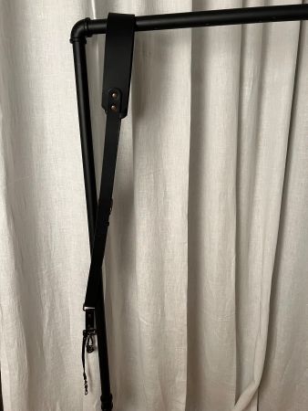 Bronkey „Berlin“ - Black sling leather camera strap