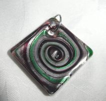 Pendentif en verre neuf carré
