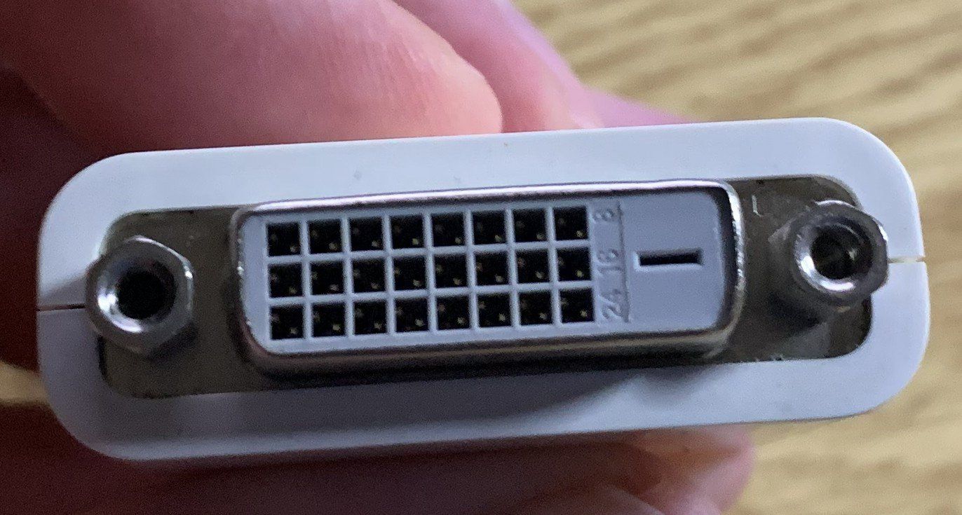 Apple Unità & Adattatore: Apple Videoadapter Mini-DVI auf DVI-Adapter – Usato da Hunzenschwil venduto da JDmeetsRIC 1