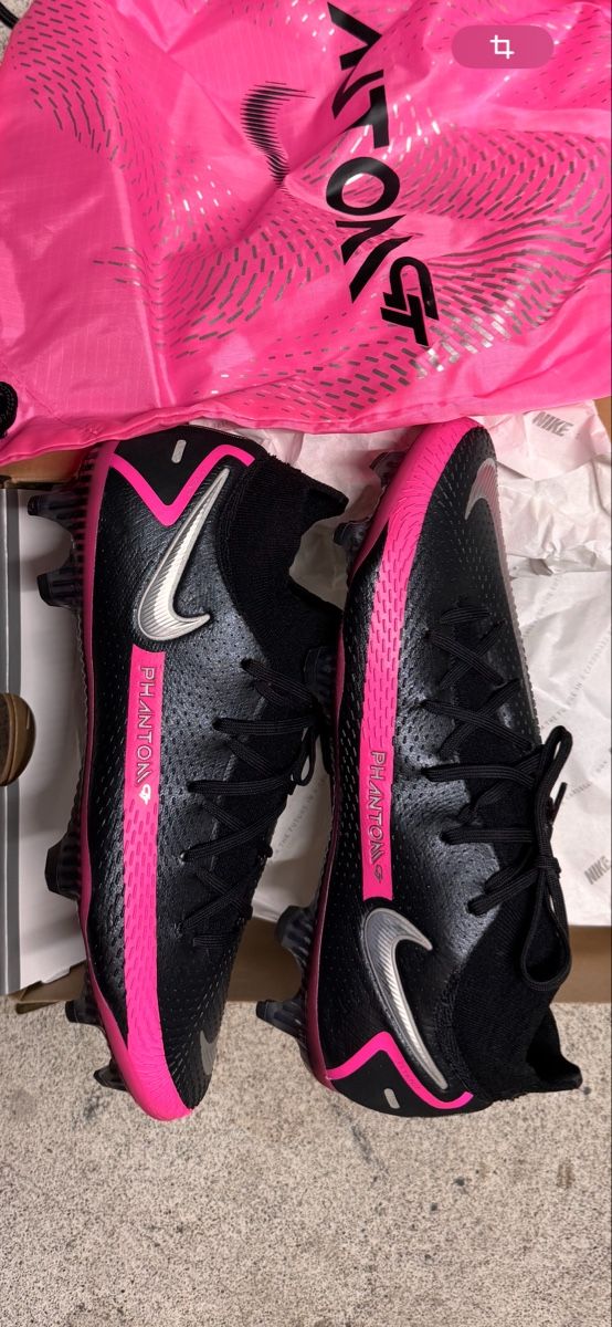Nike Scarpe da uomo: Nike Phantom GT Black Pink (42.5) – Nuovo (secondo la descrizione) da Baar venduto da Ronmil10