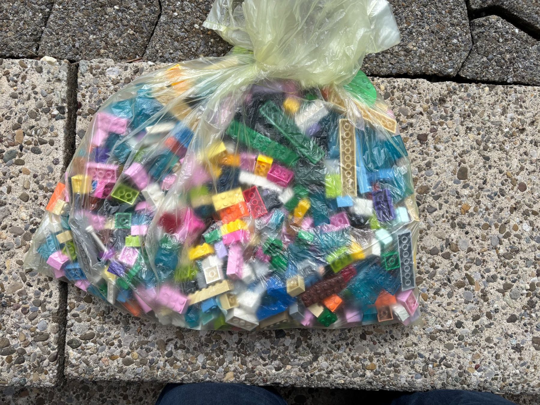 Lego Spielzeuge: 5 Säcke Lego – Gebraucht aus Olten von Sonjason 3