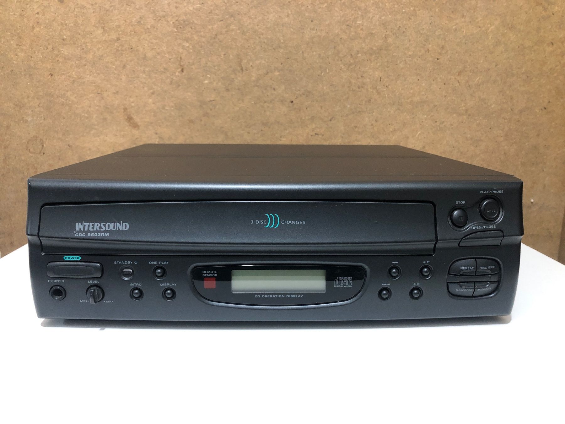 Sistemi audio & multimediali: Intersound cd Wechsel mit 3 cd – Usato da Biel-Bienne venduto da alos07
