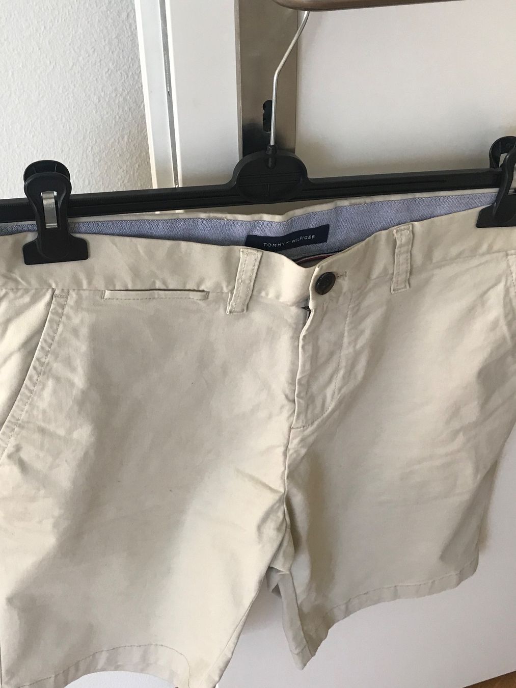Tommy Hilfiger Pantaloni: Tommy Hilfiger, Bermudashorts, beige – Usato da Luzern venduto da Hans1937
