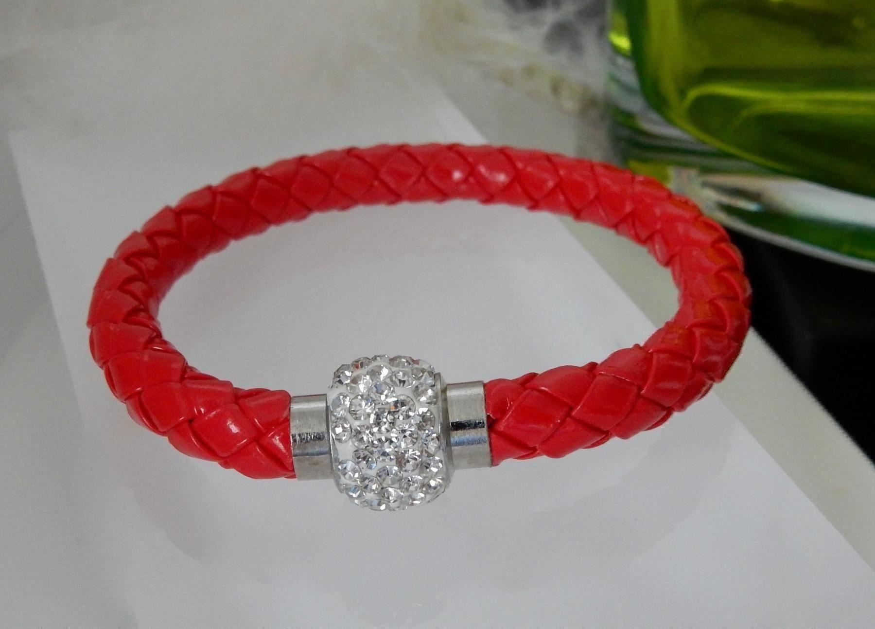 Bracelets: Leder Armband – Neuf avec emballage d'origine à Allschwil par Weyli18
