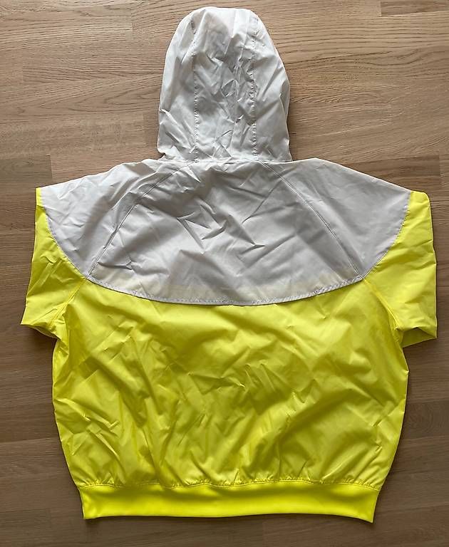 Giacche:  Veste imperméable neuve NIKE taille XL – Usato da La Tour-de-Peilz venduto da K_L 1