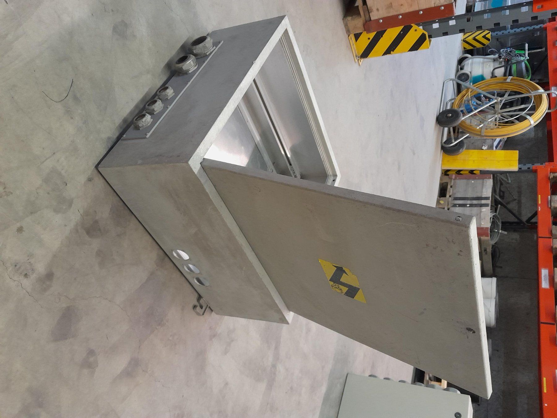 Armadi: Aluminiumschrank – Usato da Oberglatt ZH venduto da Werkhof_Oberglatt 3