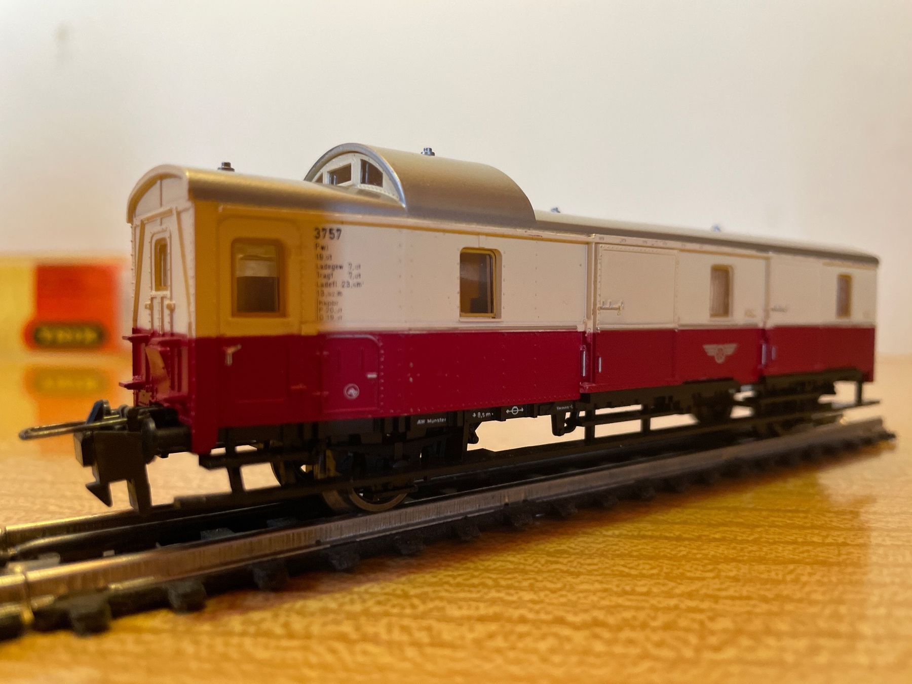 Trix Modelleisenbahnen: Trix H0 weiss rot – Gebraucht aus Suhr von Daneli7