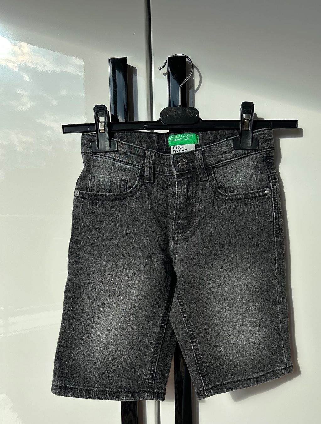 Benetton Pantaloni: 2 Bermuda in jeans Benetton – Usato da Castel San Pietro venduto da Moregi 1