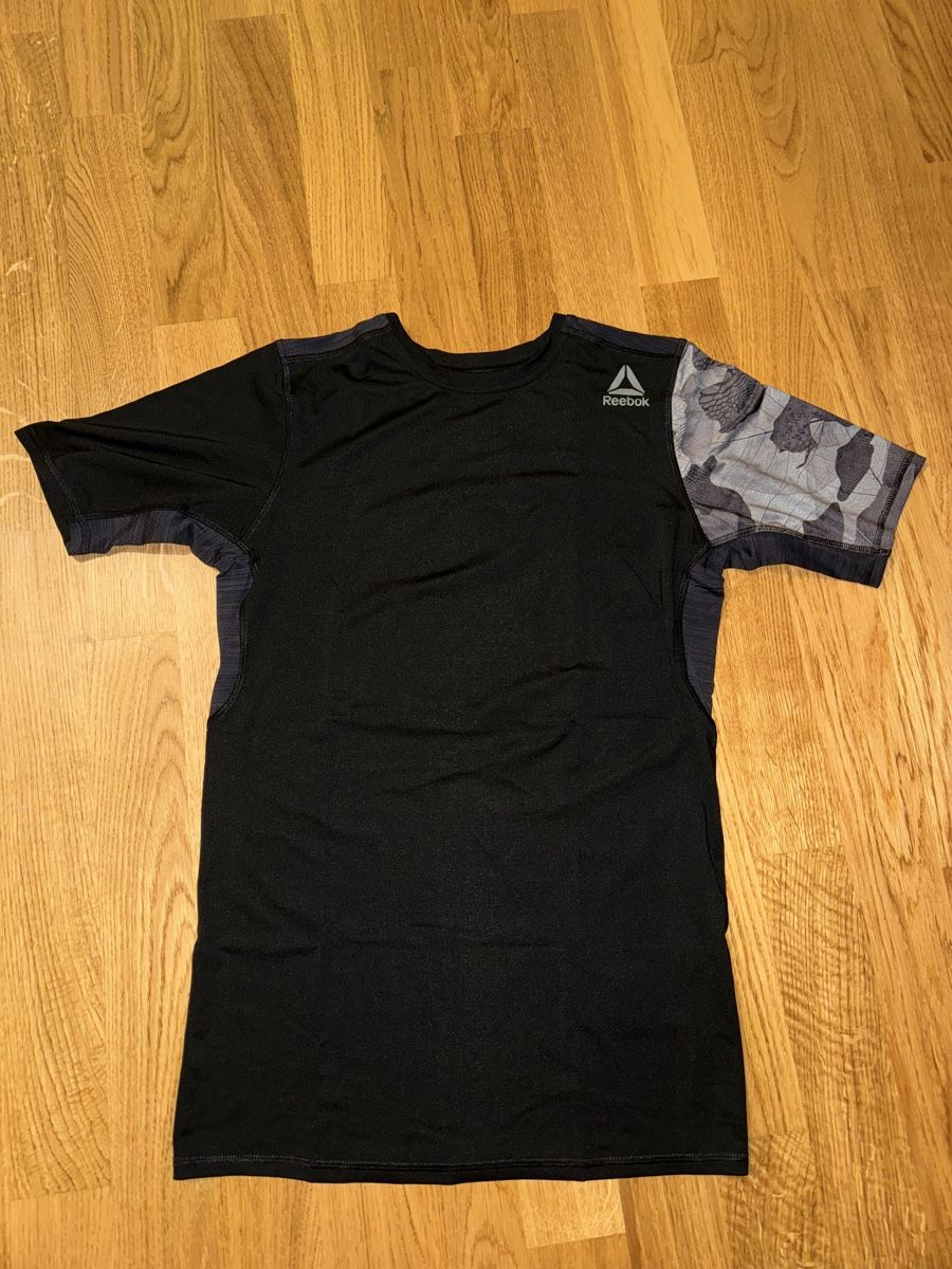 Reebok T-shirt: Reebook Trainingsshirt **NEUWERTIG** – Nuovo (secondo la descrizione) da Allschwil venduto da KShing