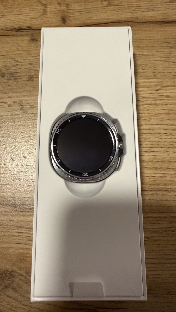 Samsung Smartwatch: Samsung Galaxy Watch8 Classic – Nuovo (secondo la descrizione) da Mettau venduto da _Nicole_ 2