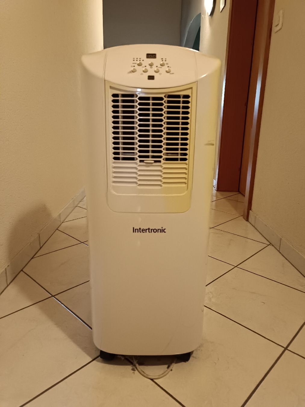 Klimageräte: Intertronic Klimagerät - mobile Klimaanlage  – Gebraucht aus Visperterminen von p4scal 1