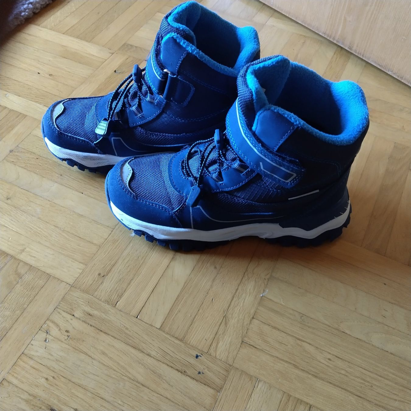 Scarpe da uomo: Kinder Winterschuhe blau Grösse 33 – Usato da Oberdorf NW venduto da niederj 1