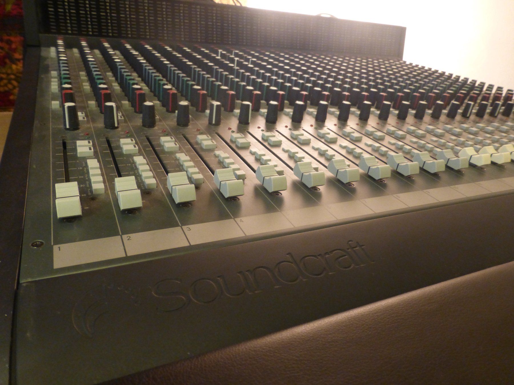 Soundcraft Console di mixaggio: Soundcraft Ghost 24 Kanal Expansion – Usato da Zumikon venduto da psisound 2