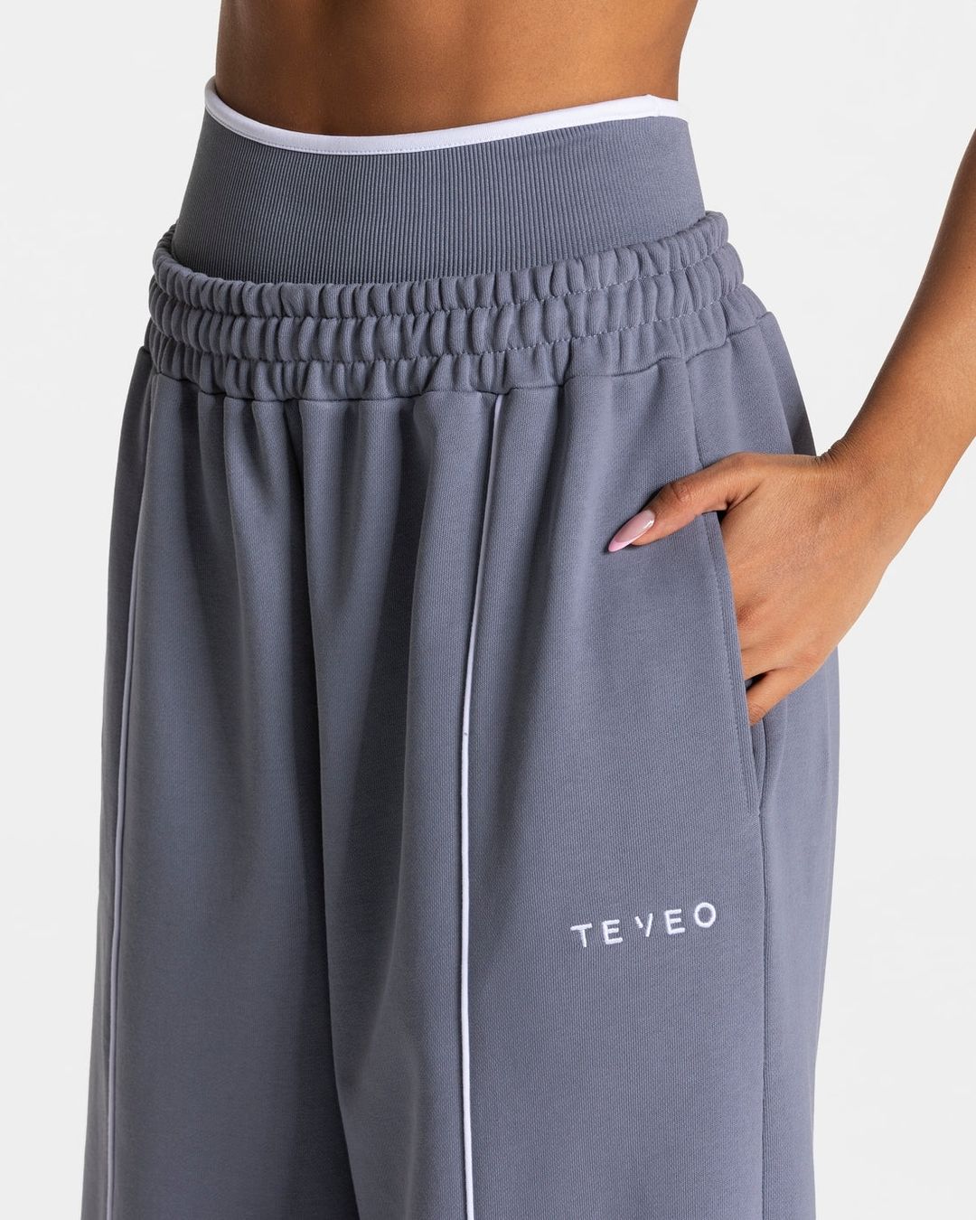 Teveo Pantaloni: Teveo Hose weit in Eisgrau – Nuovo (secondo la descrizione) da Weinfelden venduto da _reyph_