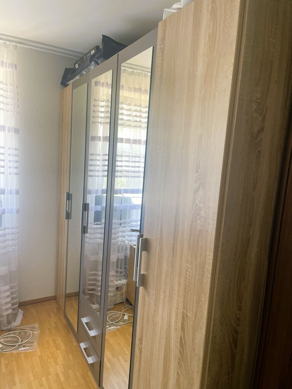 Guardaroba: Kleiderschrank zum Schenken – Usato da Basel venduto da 076 1