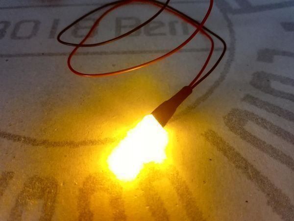 Componenti elettronici: Tower-LED 12V verkabelt, gelb – Nuovo (secondo la descrizione) da Luzern venduto da Salefactory