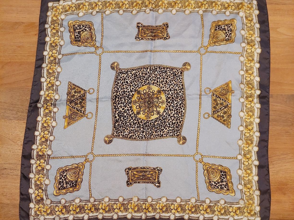 Foulard & Sciarpe: Elegantes Seidentuch mit klassischem Muster - Zeitlos schick – Usato da Brunnen venduto da Livianda 1