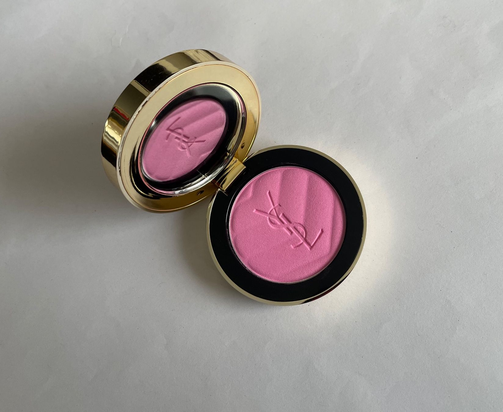 Make-up: YSL Yves Saint Laurent Blush NP. 69.- – Neu (gemäss Beschreibung) aus Rüfenacht BE von Milena_1 7